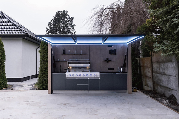 Outdoor Kitchen Case