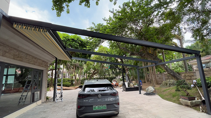 Dongguan retractable awning in the garden parking lot