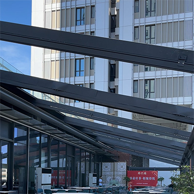 Retractable awnings and windproof roller blinds at the Guangzhou high-altitude open-air restaurant