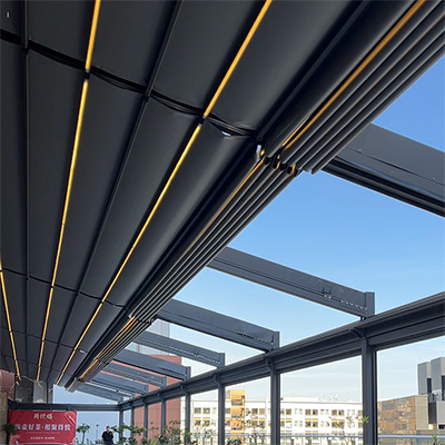 Retractable awnings and windproof roller blinds at the Guangzhou high-altitude open-air restaurant