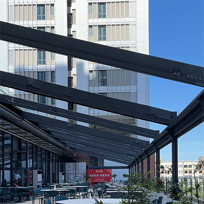 Retractable awnings and windproof roller blinds at the Guangzhou high-altitude open-air restaurant