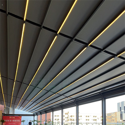 Retractable awnings and windproof roller blinds at the Guangzhou high-altitude open-air restaurant